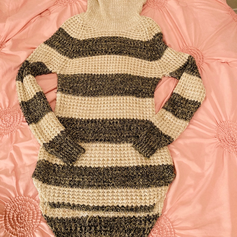 Sweater - Picture 2 of 3